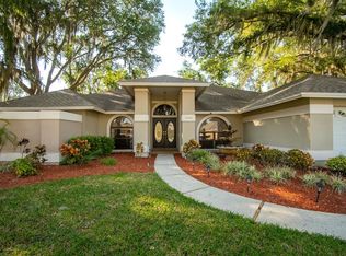 2888 Hammock Dr, Plant City, FL 33566