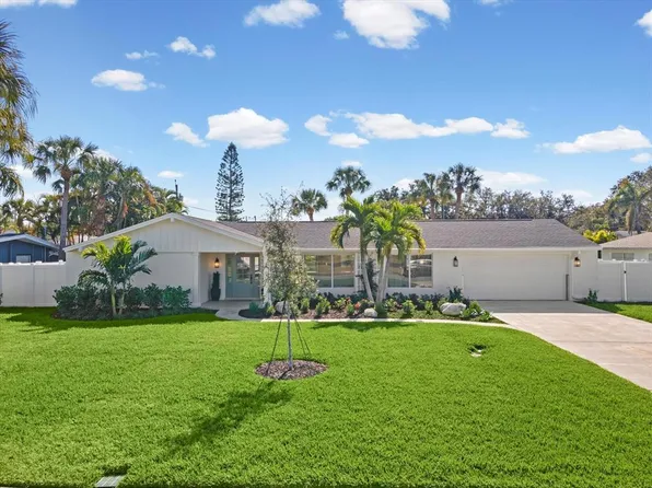 819 Jacaranda Dr, Largo, FL 33770