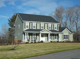 10 Spring Farm Ln, Guilderland, NY 12084