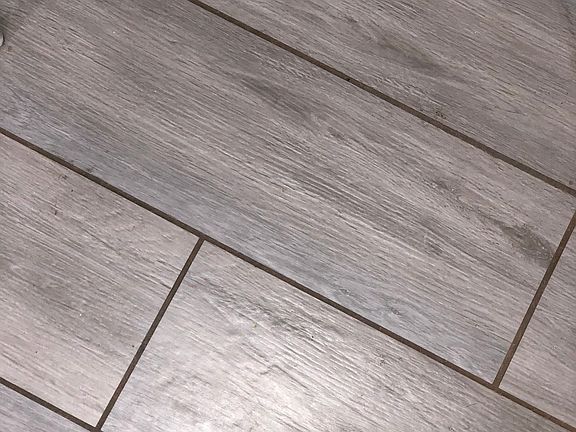 Porcelain wood tiles