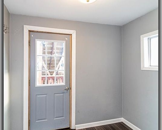 3rd image of 215 E Spring St