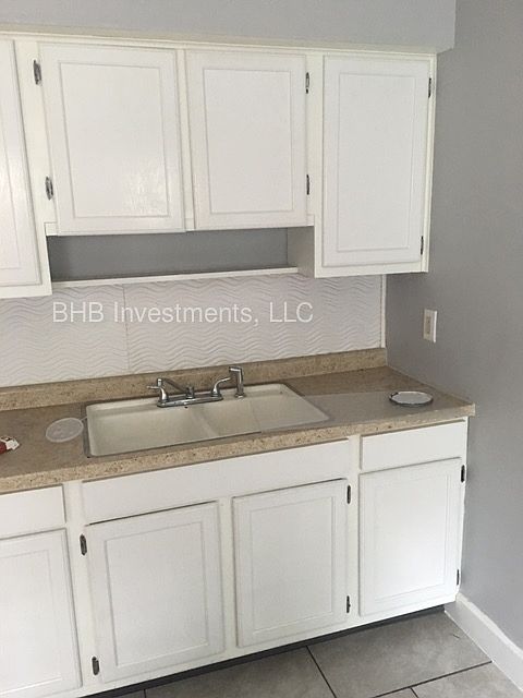 2nd image of 1737 S Randolph St