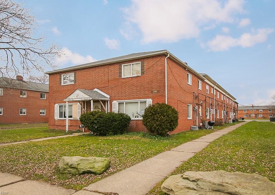 1st image of 23921 Banbury Cir APT 3C