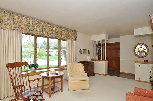 1st image of 6105 Twin Oak Dr