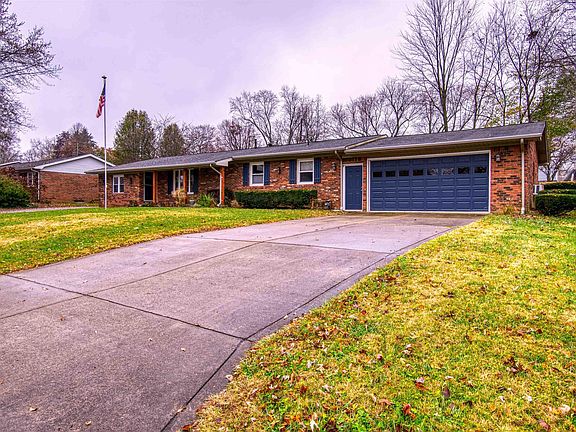2nd image of 4733 Briarwood Dr