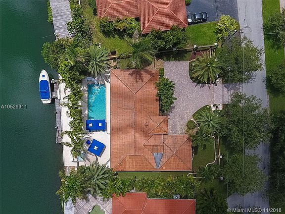 2nd image of 5115 Orduna Dr