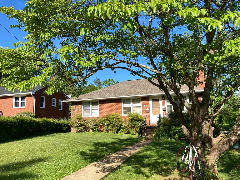 2408 Sunset Rd — Photo 1