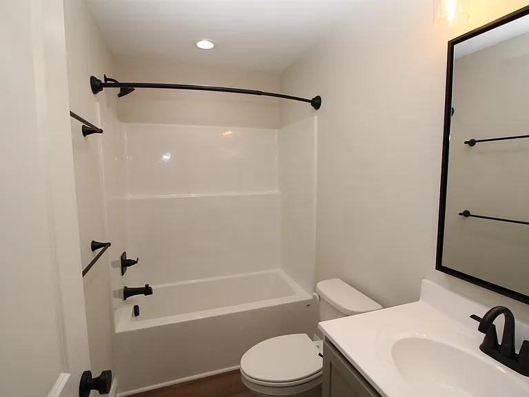 179 Langley Dr — Photo 15