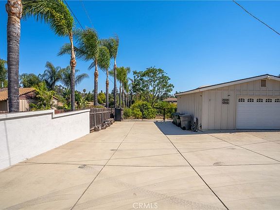 5th image of 1611 Hillcrest Ln
