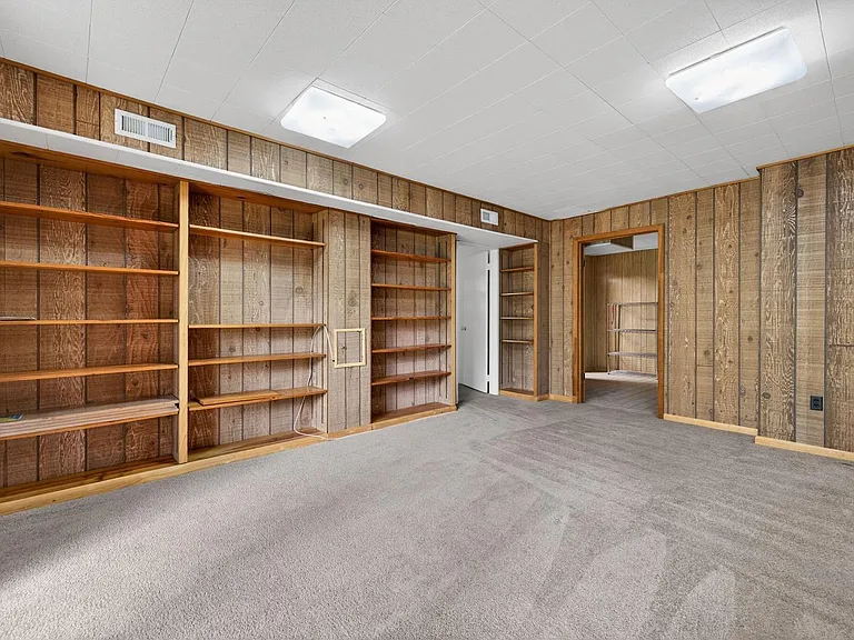 9404 Woodington Dr — Photo 42
