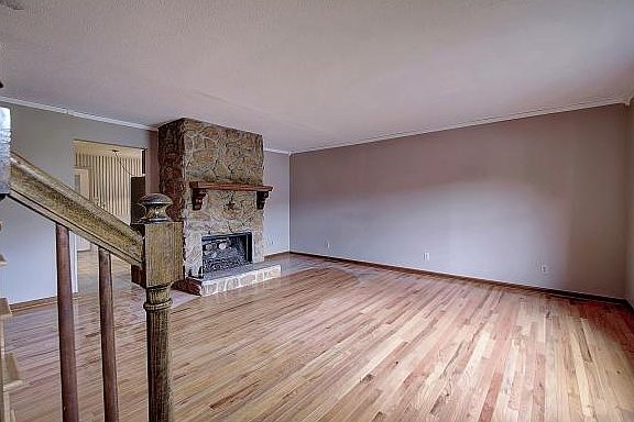 5th image of 501 W G St APT A