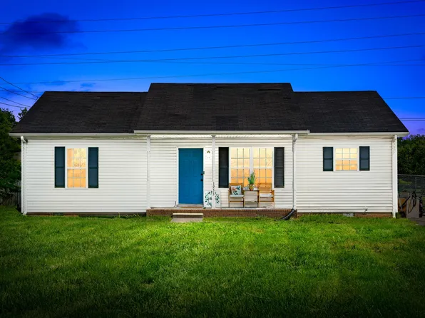 1953 Timberline Cir, Oak Grove, KY 42262