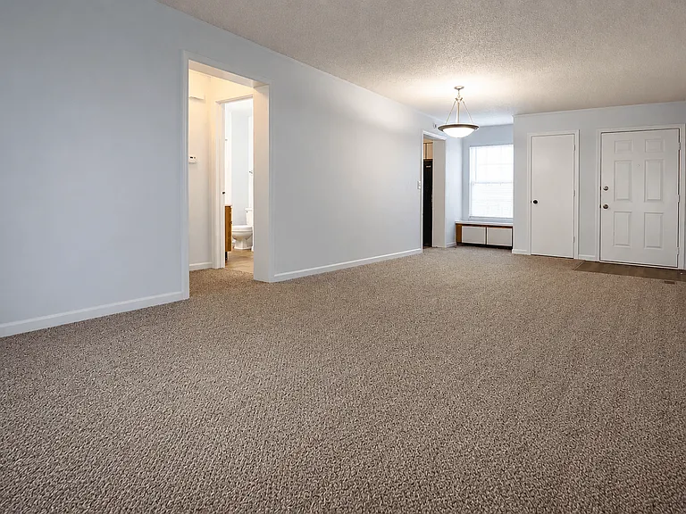 Coach House Apartments — Photo 26