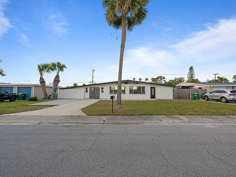 320 Belair Ave — Photo 35