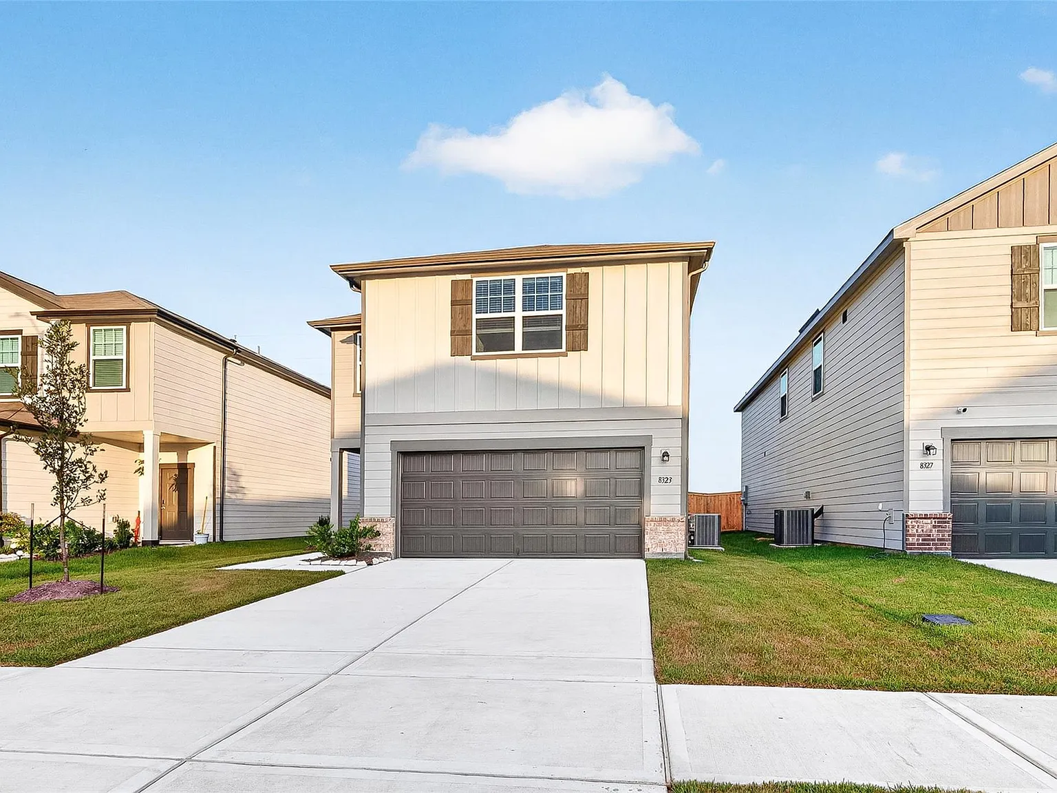 4 bed, 2.5 bath, 2121 sqft, $2,200 — Photo 3