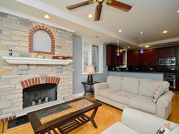 4th image of 2047 W Morse Ave #3
