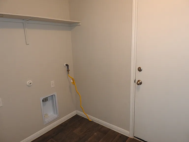 621 Callahan Ln — Photo 21