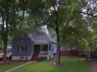 908 Holyoake Rd, Edwardsville, IL 62025