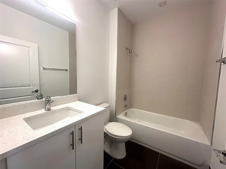 20 NE 19th Ave #304 — Photo 11