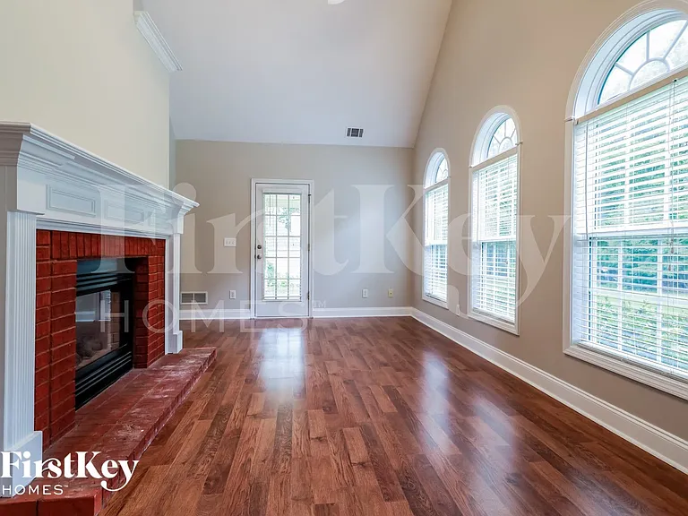 7024 Memory Ln — Photo 3