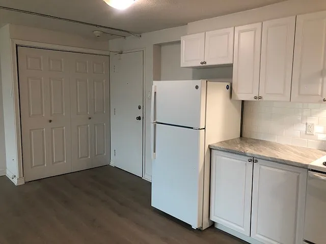 170 Lees Ave — Photo 16