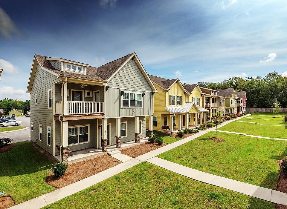 Great layout and lots of green space