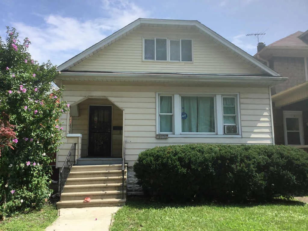 13831 S Michigan Ave photo 1