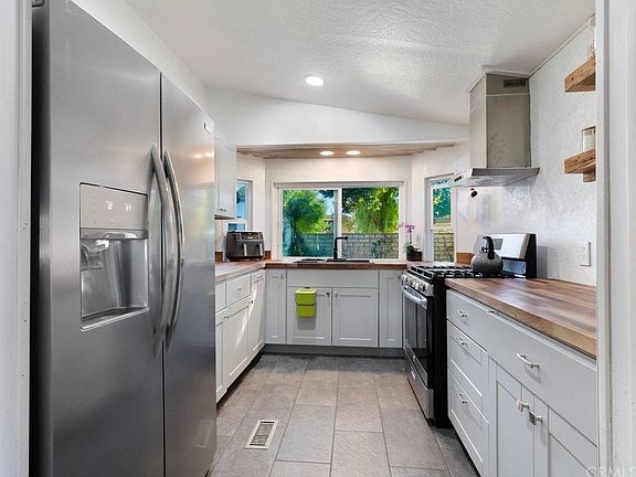 5th image of 27574 Onyx Ln