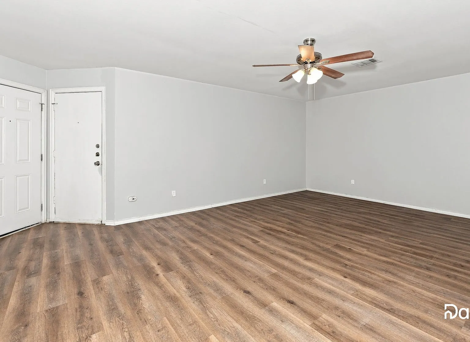 3 bed, 2.5 bath, 1347 sqft, $1,780 — Photo 4
