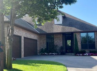 5906 Chestnut Ct, Edmond, OK 73025