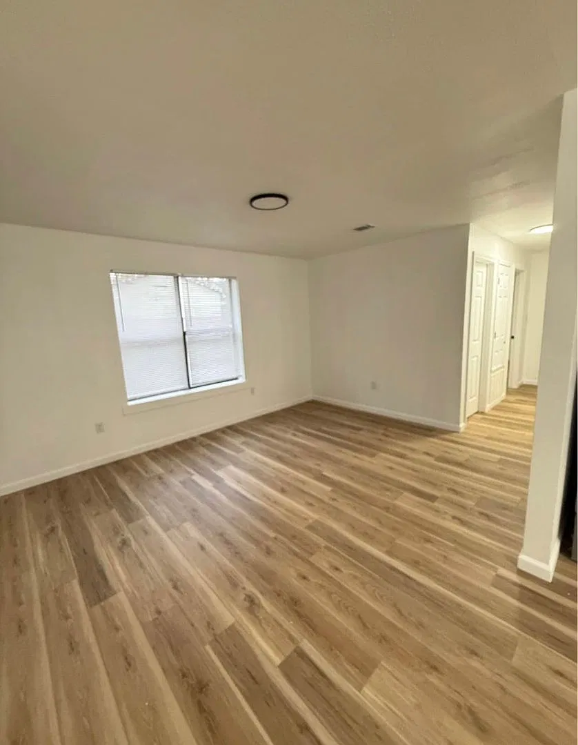 Longview St. Apartments — Photo 3
