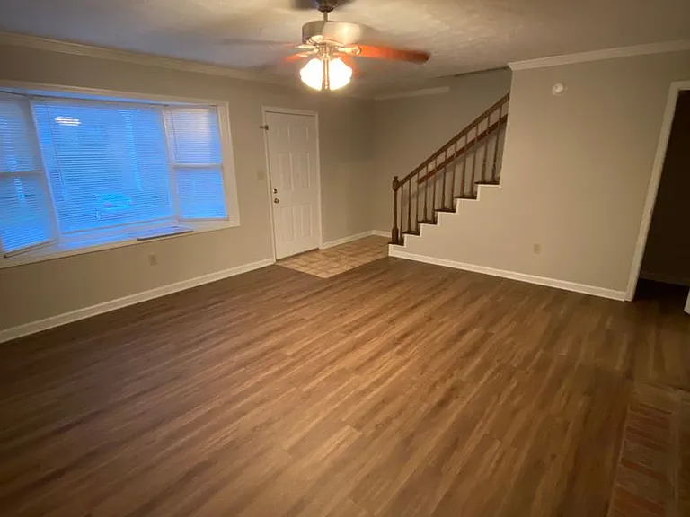 250 Cleveland Rd #211 — Photo 4