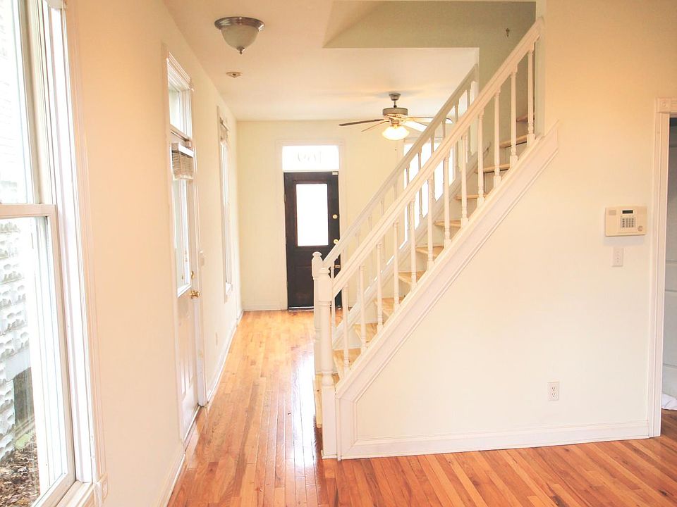 1st image of 173 E Lincoln St #173