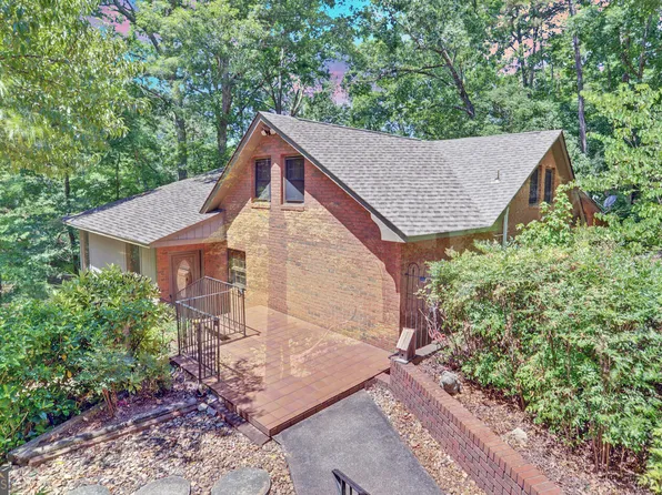 99 Crane Creek Dr, Hartwell, GA 30643