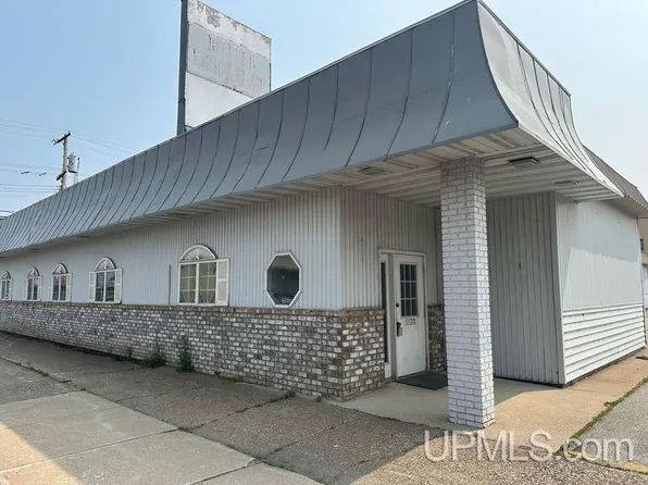 113 S 10th St, Escanaba, MI 49829