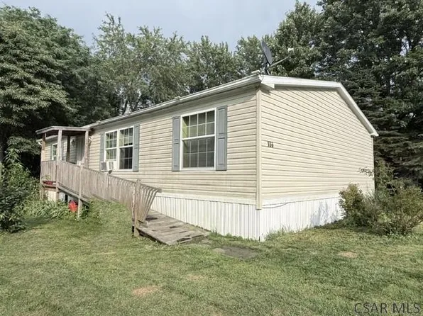 138 N White Dr, Johnstown, PA 15905