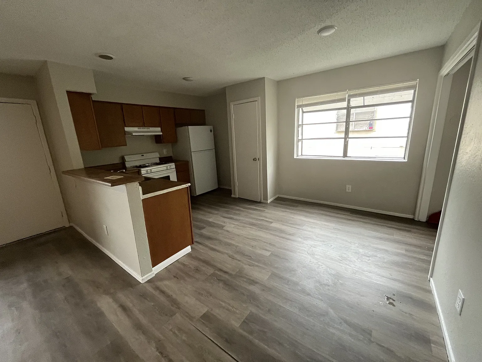 815 Bracewood Cir — Photo 3