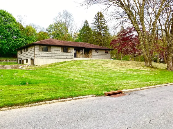 64 Eastview Dr, Valhalla, NY 10595