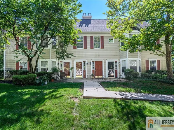 60 Waugh Ct, Bridgewater, NJ 08807