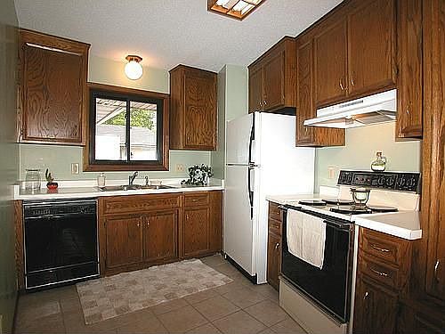 5th image of 6705 Gretchen Ln N