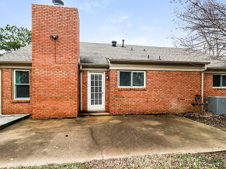 7584 Greenbrook Pkwy — Photo 16