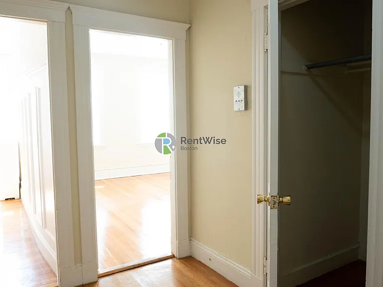 1120-1126 Commonwealth Ave — Photo 11