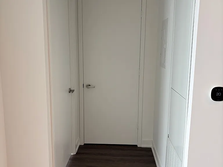 448 Burnhamthorpe Rd W #4210 — Photo 4