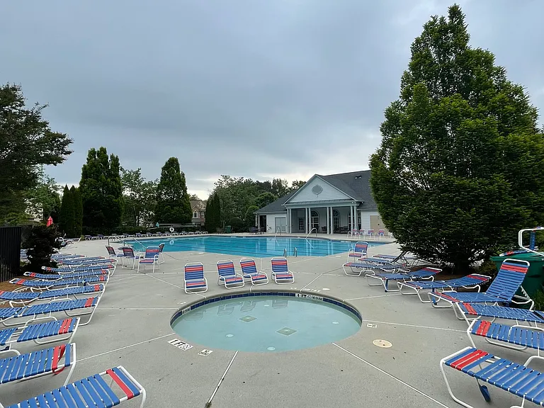 Swimming Pool - Jr. Olympic size and Kiddie pool
