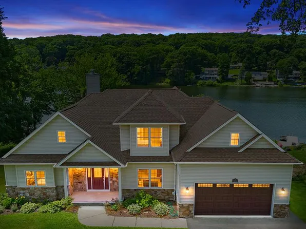 163 High Crest Dr, West Milford, NJ 07480