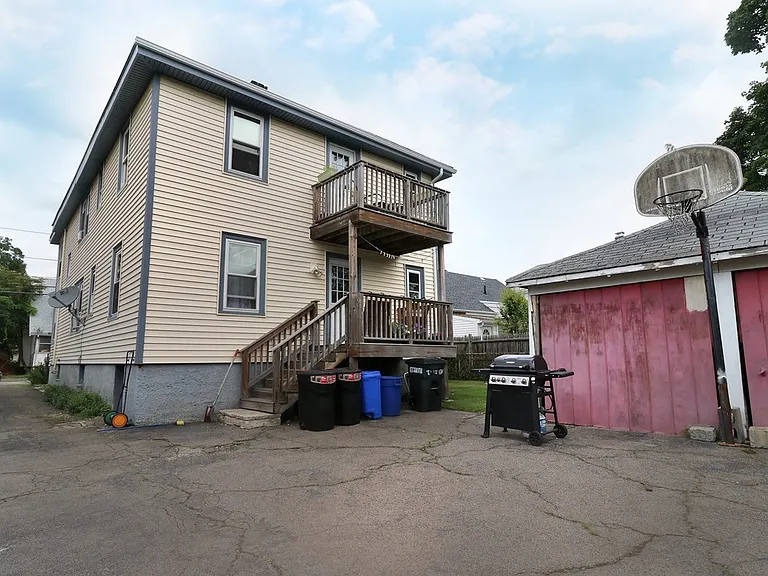 11-13 Holyoke St #1 — Photo 16