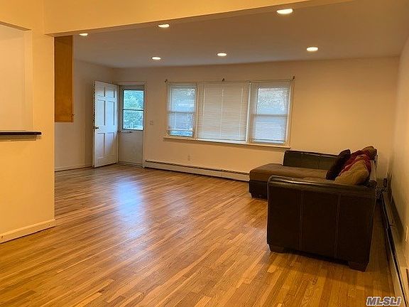 4th image of 115 Nassau Blvd APT 1