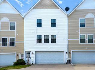 1130 10th Ave NW, Altoona, IA 50009