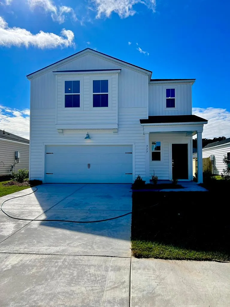4 bed, 1840 sqft, $2,449 — Photo 1