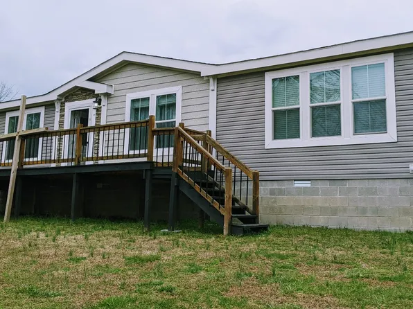 531 Pea Ridge Rd, Chestnut Mound, TN 38552
